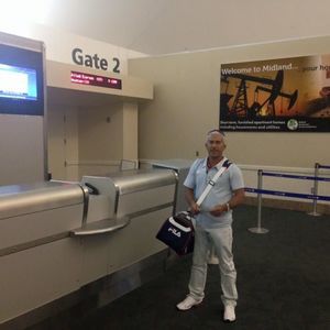 Meet your Posher, Javier